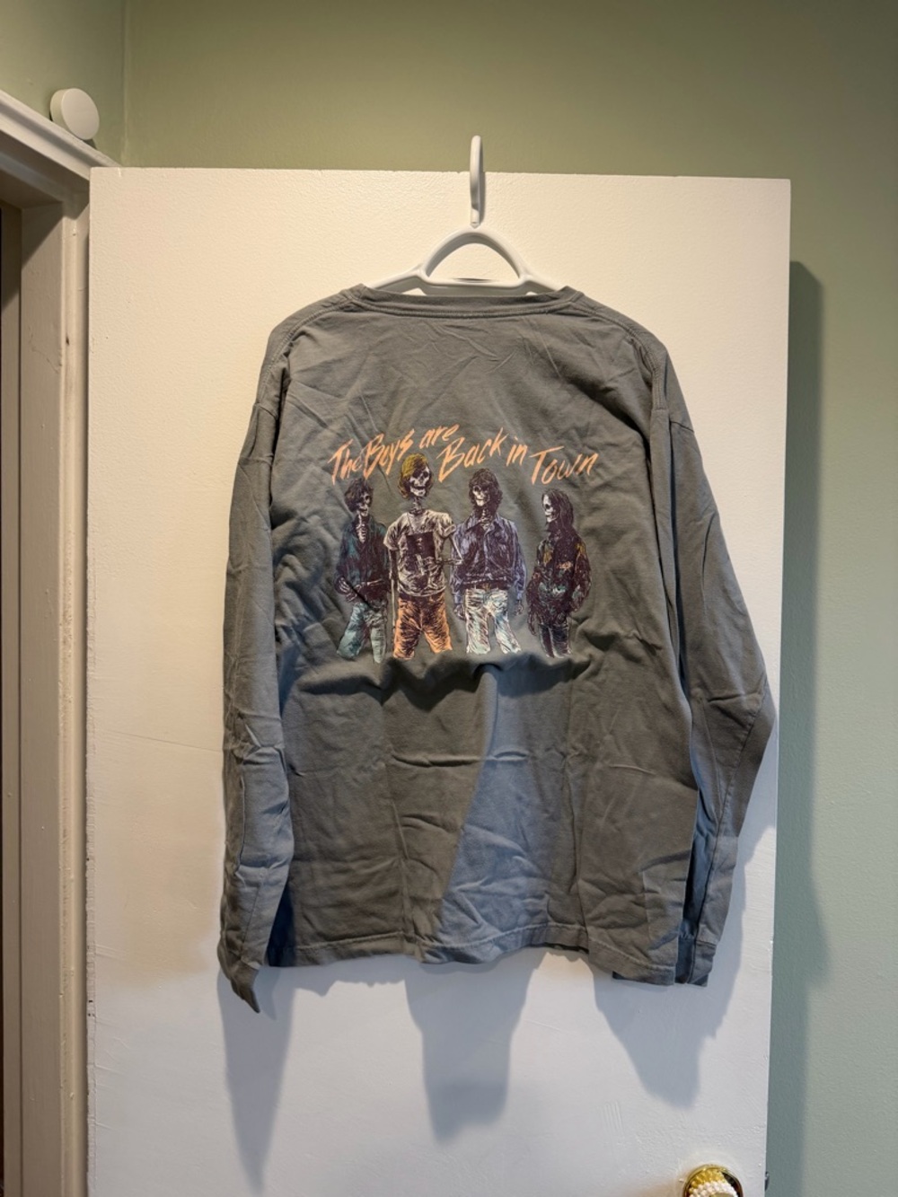 Men's Gray Long-Sleeve Graphic Shirt - 'The Guys Are Back in Town'